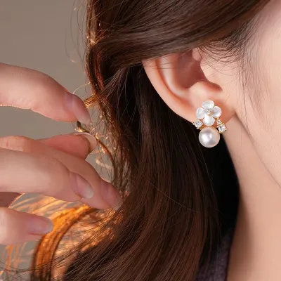 Korean-Style Flower Pearl Stud Earrings